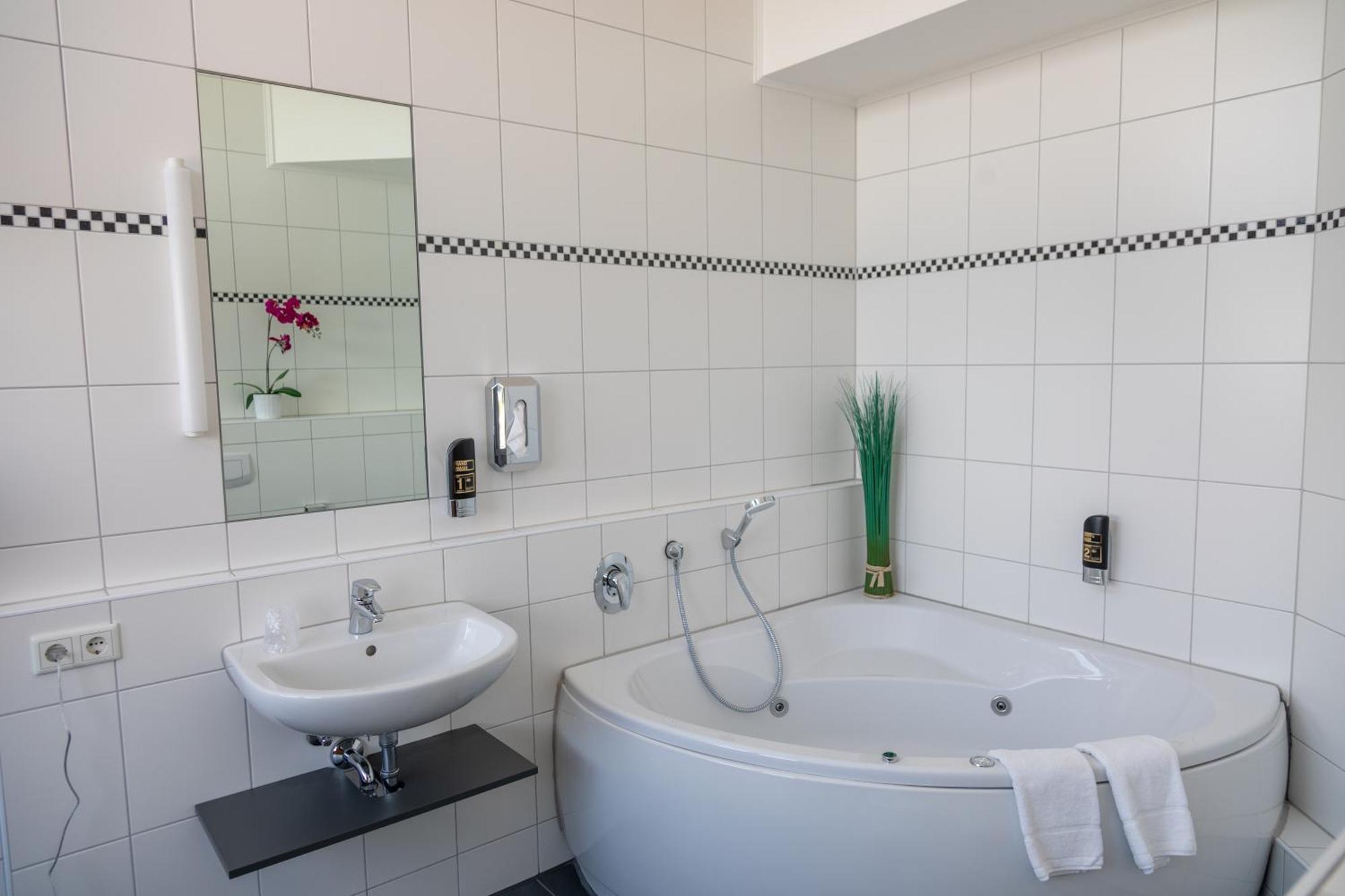 Auszeit Das Hotel Asbach-Baeumenheim Εξωτερικό φωτογραφία